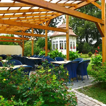 Stern 3* Neukirchen (Leipzig)